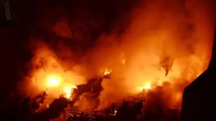 Speeding became 'death' on Surat Highway! Two buses collided, sparking a fire, killing seven passengers.
